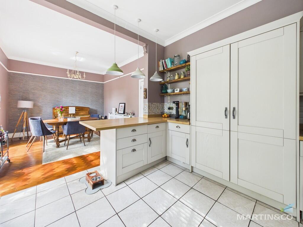 CAM03111G0-PR0330...