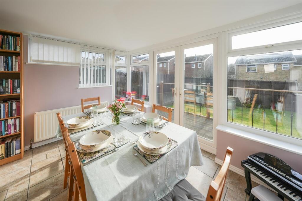 DINING ROOM/GARDEN ROOM