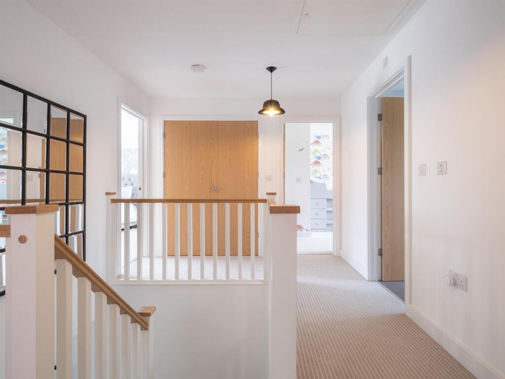 32 Studley Gardens-38.jpg