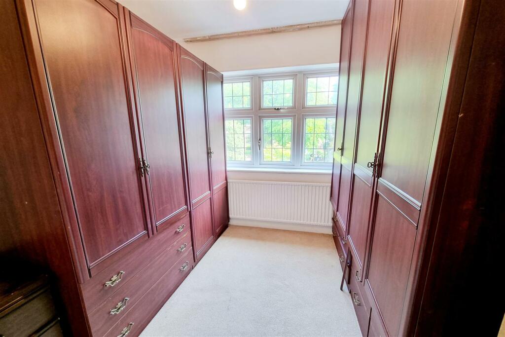 BEDROOM 4: