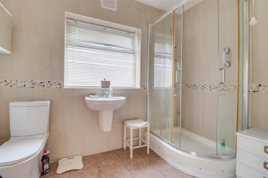 3 GLEBE ROAD WICKFORD-2.jpg