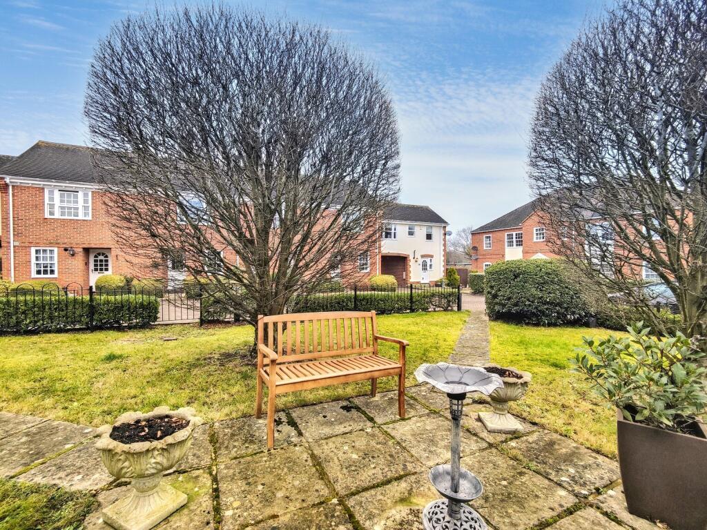 Front Communal Garden