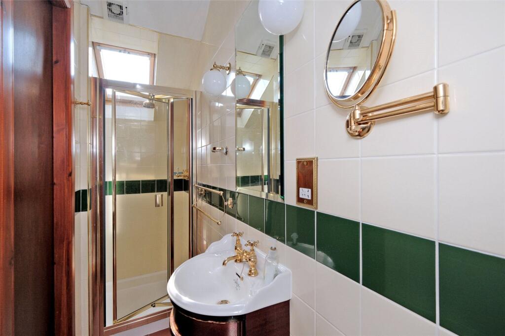 51 Albury Rd