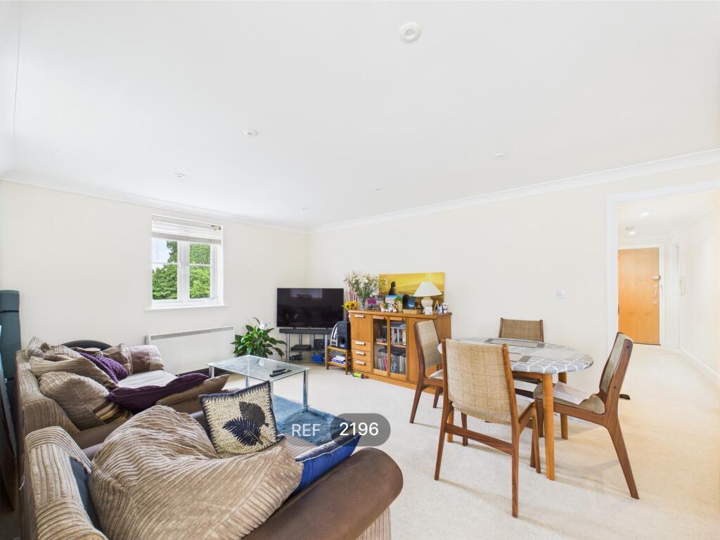 Kitchen &amp; Living area