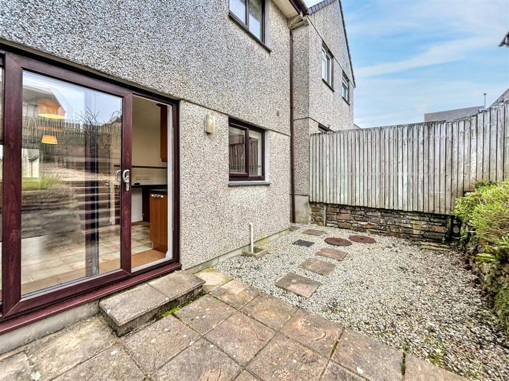 Rear garden 2.jpeg