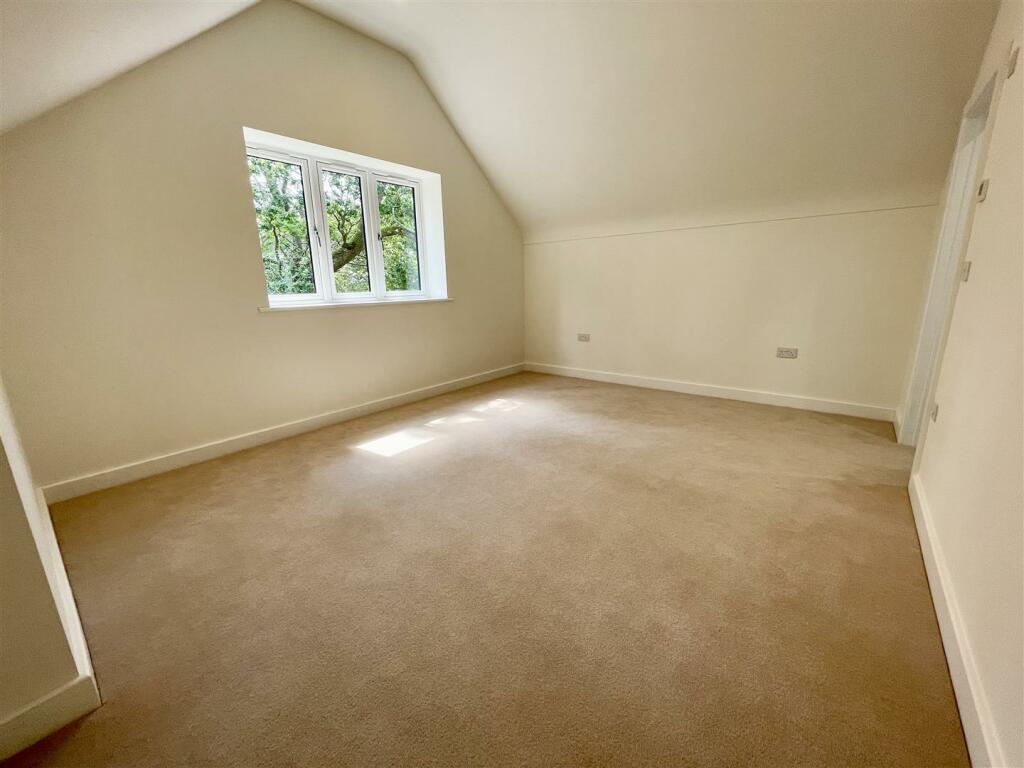 7. Bedroom2.jpg