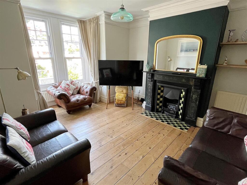 Sitting Room.jpg