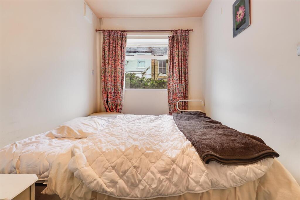 Bedroom 3 (2)