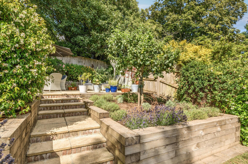 1320672-15-687010...