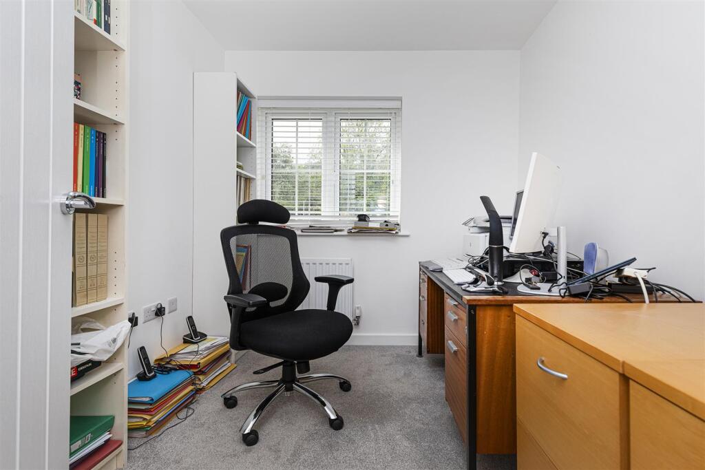 Bramleys Estate Agents - Holly Way - Honley (15).j