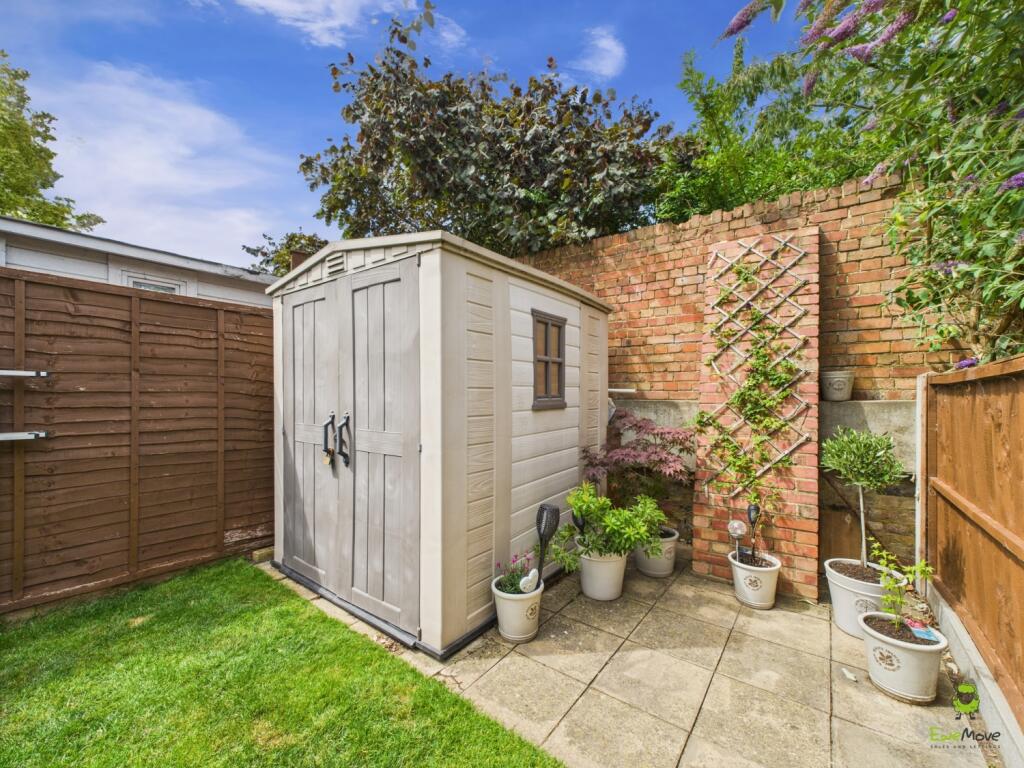 Presented by Nicoleta at EweMove Bexleyheath and D