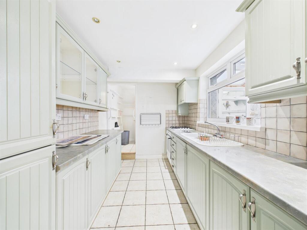 2 - Maldowers Lane.jpg