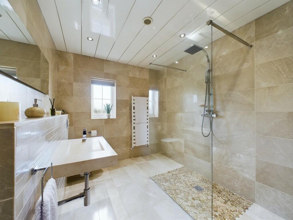 CAM02060G0-PR0256...