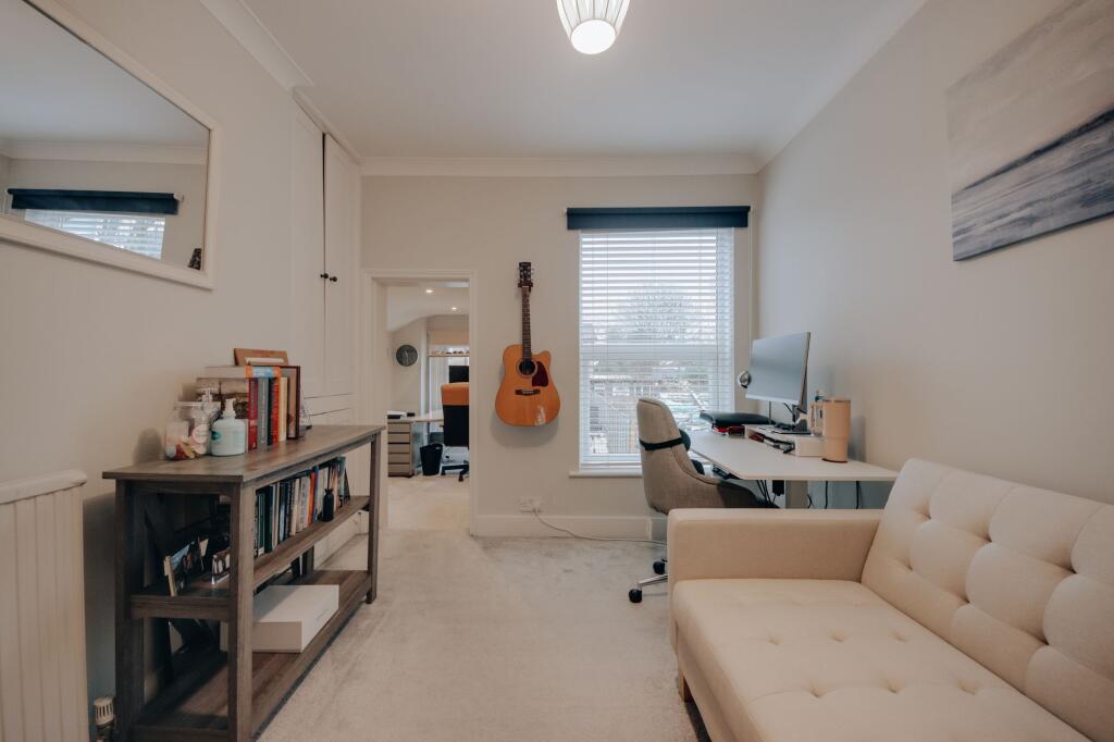 Bedroom 2/study
