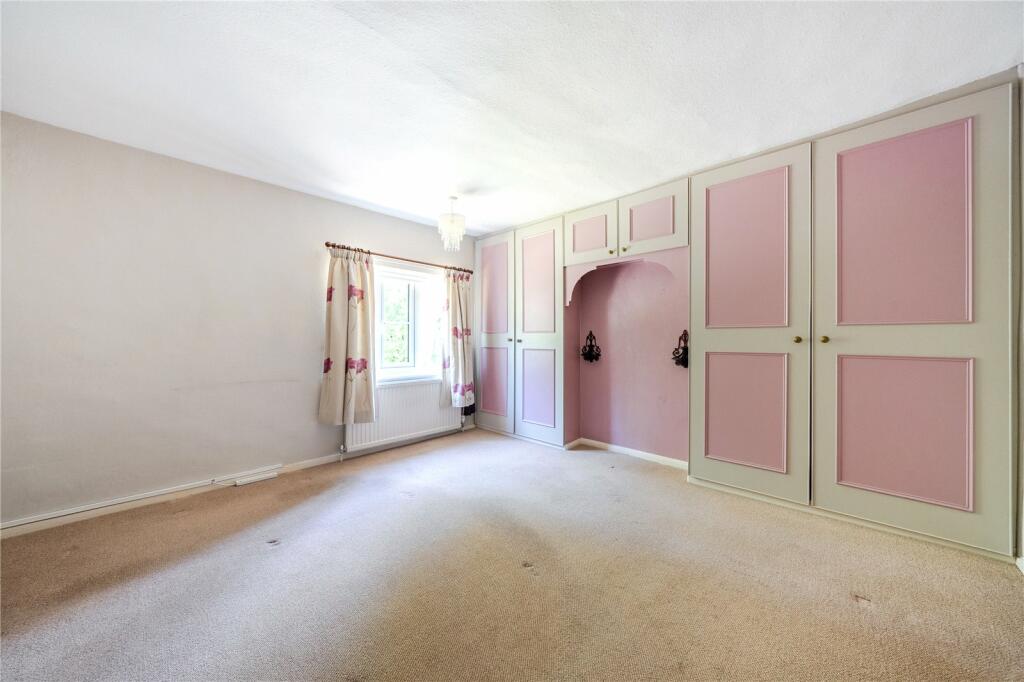 14 - Bedroom