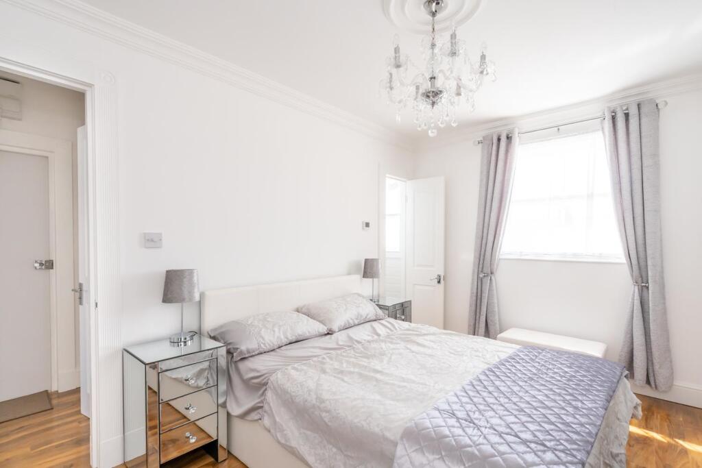 Bedroom (2).jpg