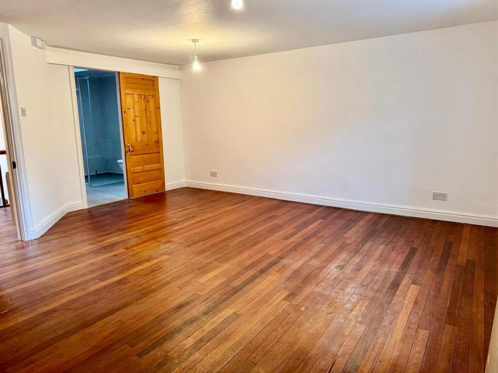 PHOTO-2025-04-22-07-50-46 (11).jpg