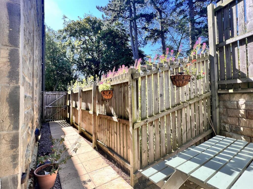 PRIVATE COURTYARD AREA