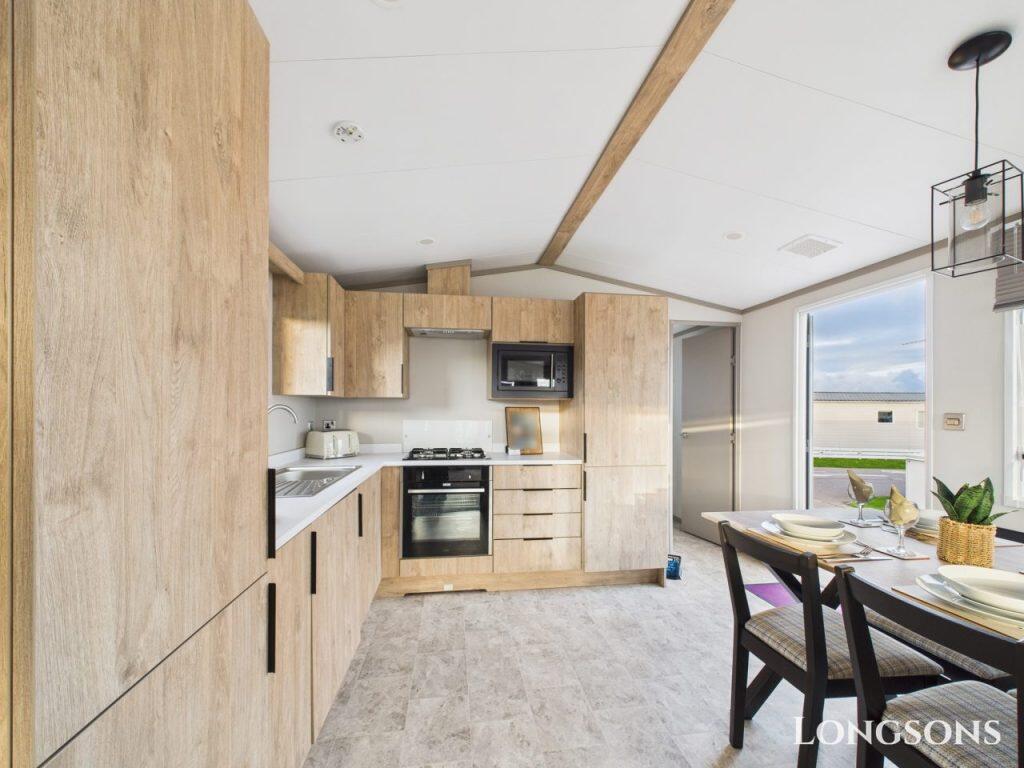 Cam02173g0 Pr0277 Still028