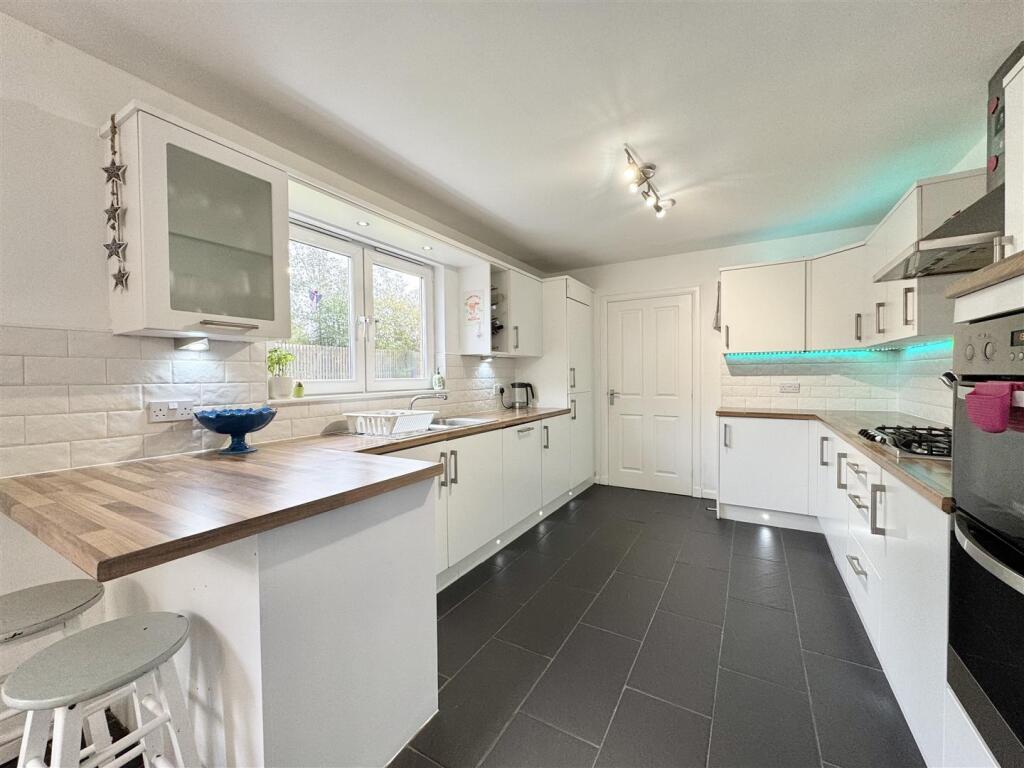 Kitchen/Dining