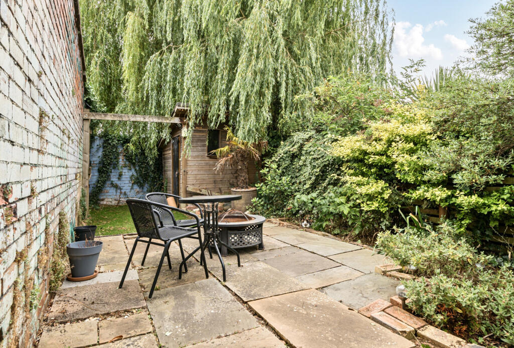 1331712-4-688c867...