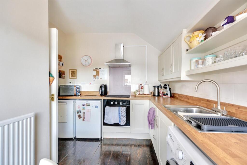 Kitchen_2.jpeg