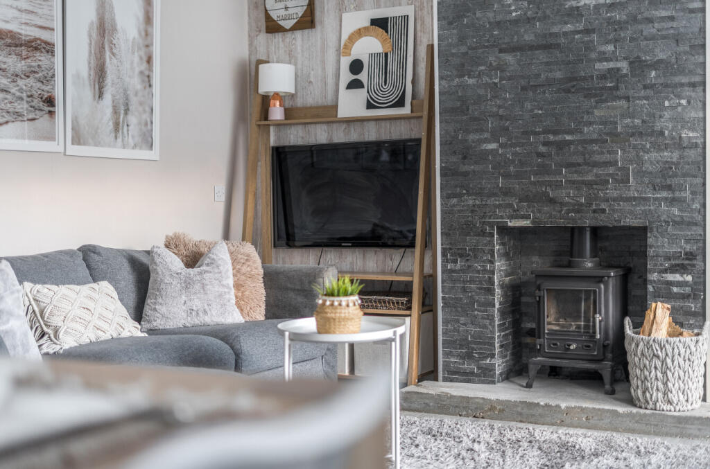 1382641-15-6925c5...