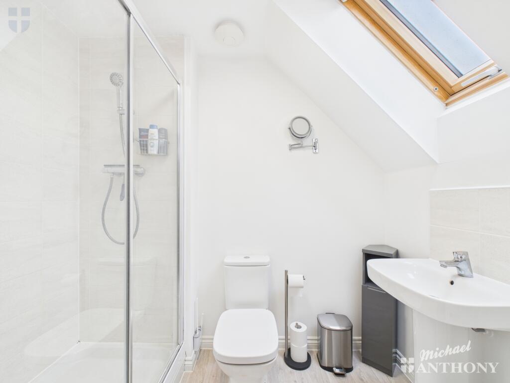 CAM03218G0-PR0618-STILL012