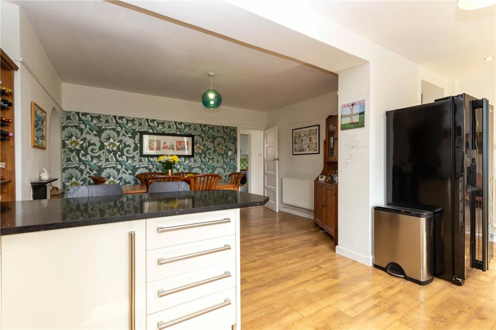 Kitchen/Dining Area