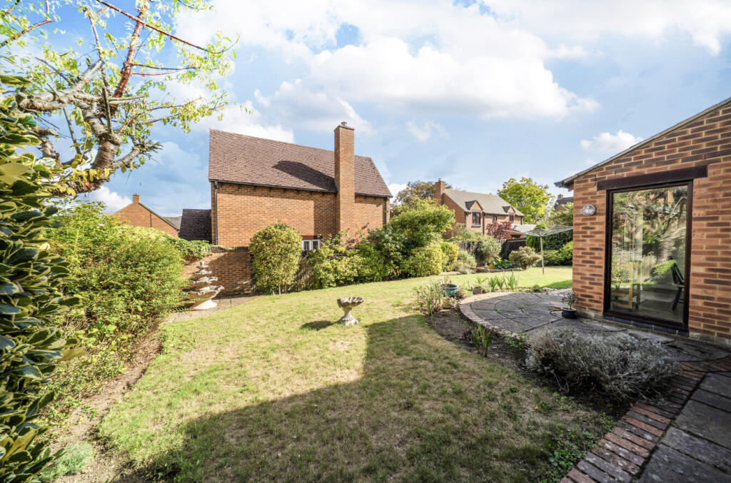 1350195-19-68c043...