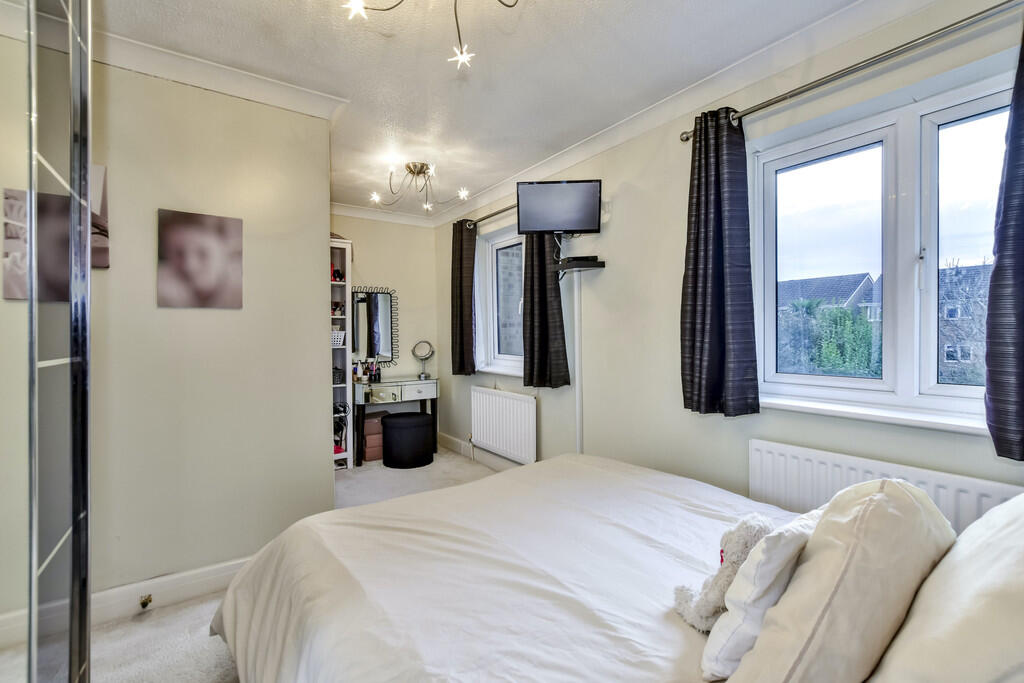 15 Alder Walk 27