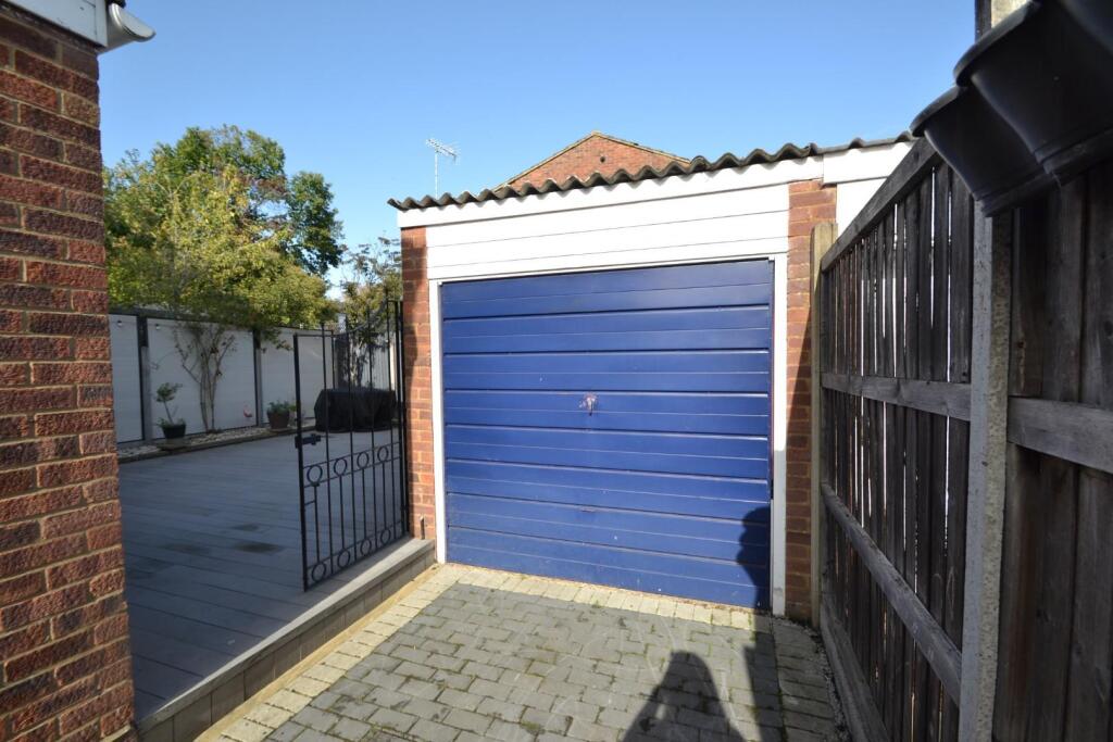Garage.JPG
