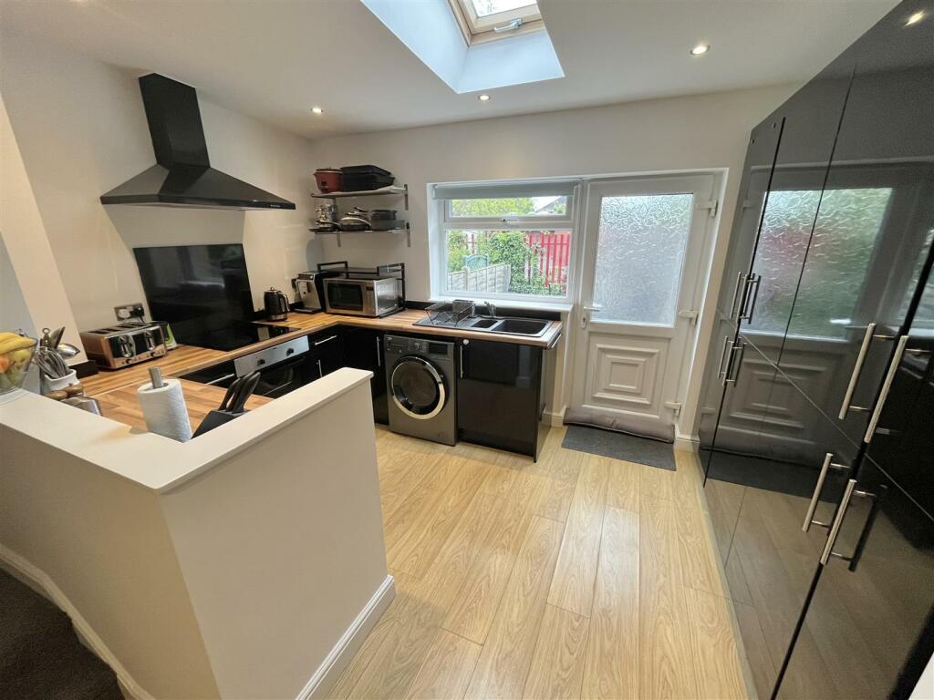 Dining Kitchen Aspect 2.jpg