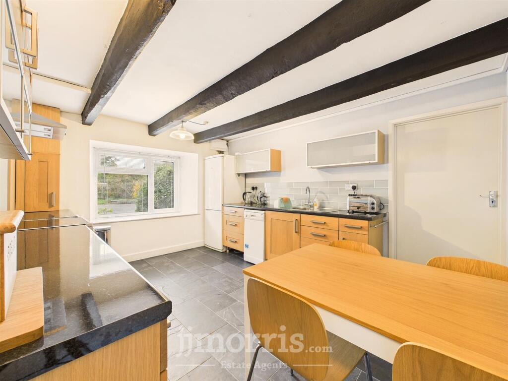 Kitchen/Dining Room