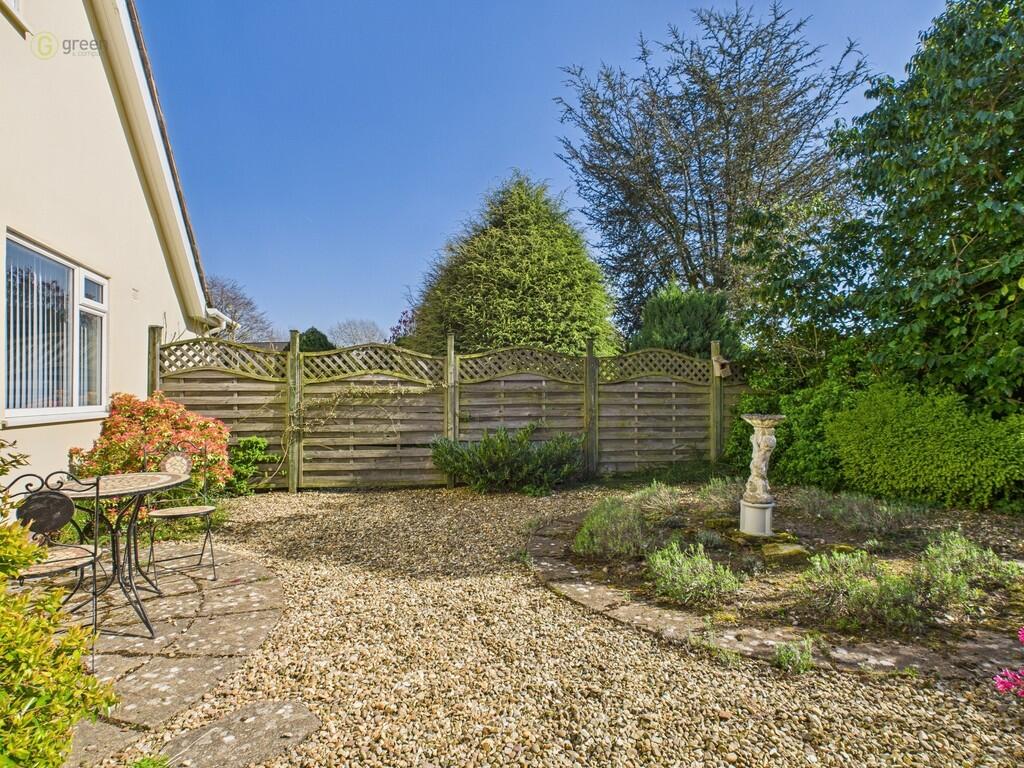 CAM03830G0-PR0137...