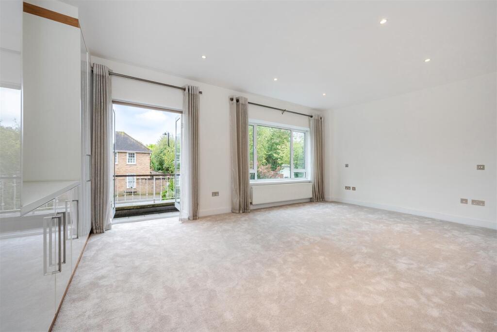 BEDROOM1a.jpg