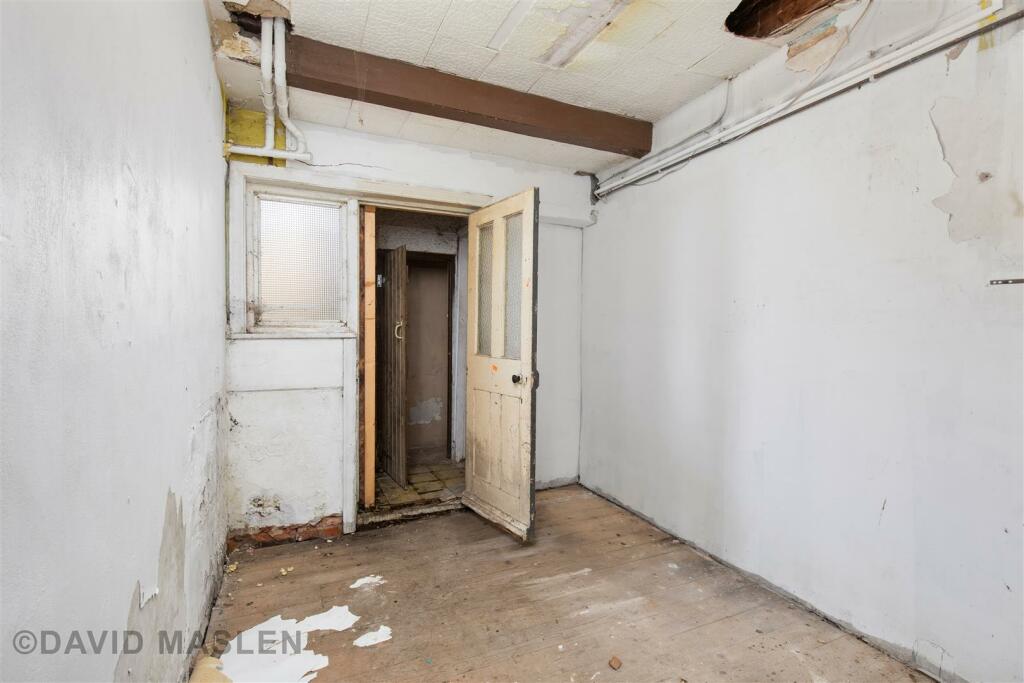 Rooms behind shop.jpg