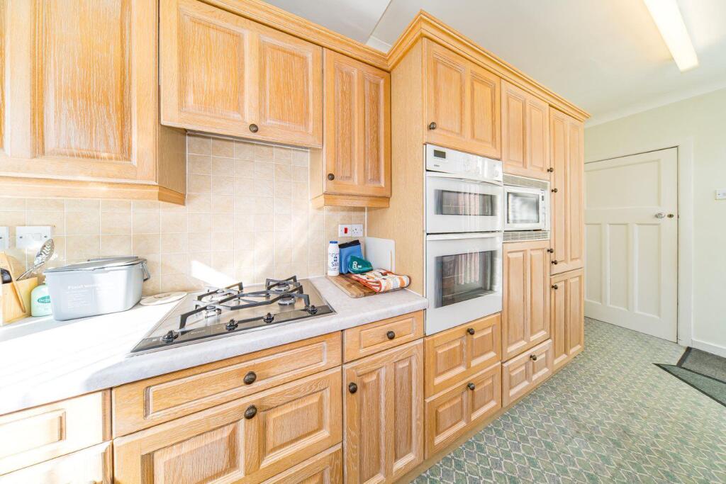 16 Old Lane kitchen 2.jpg