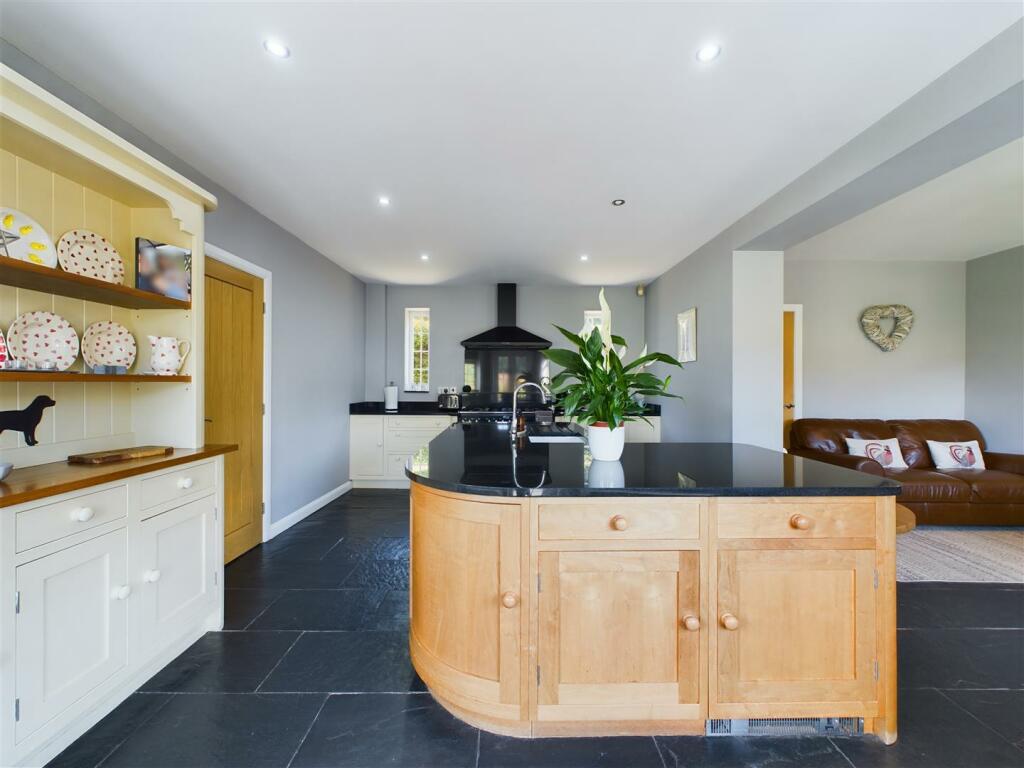 KITCHEN/ LIVING/ DINER