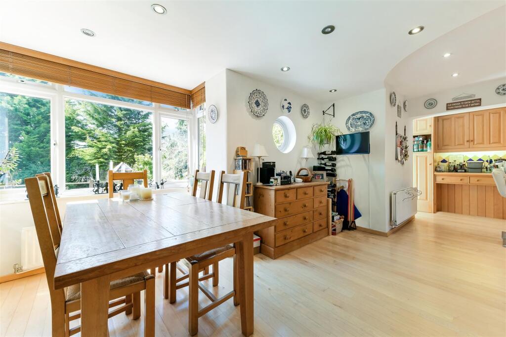 GREEN CURVE, 44 (10).jpg