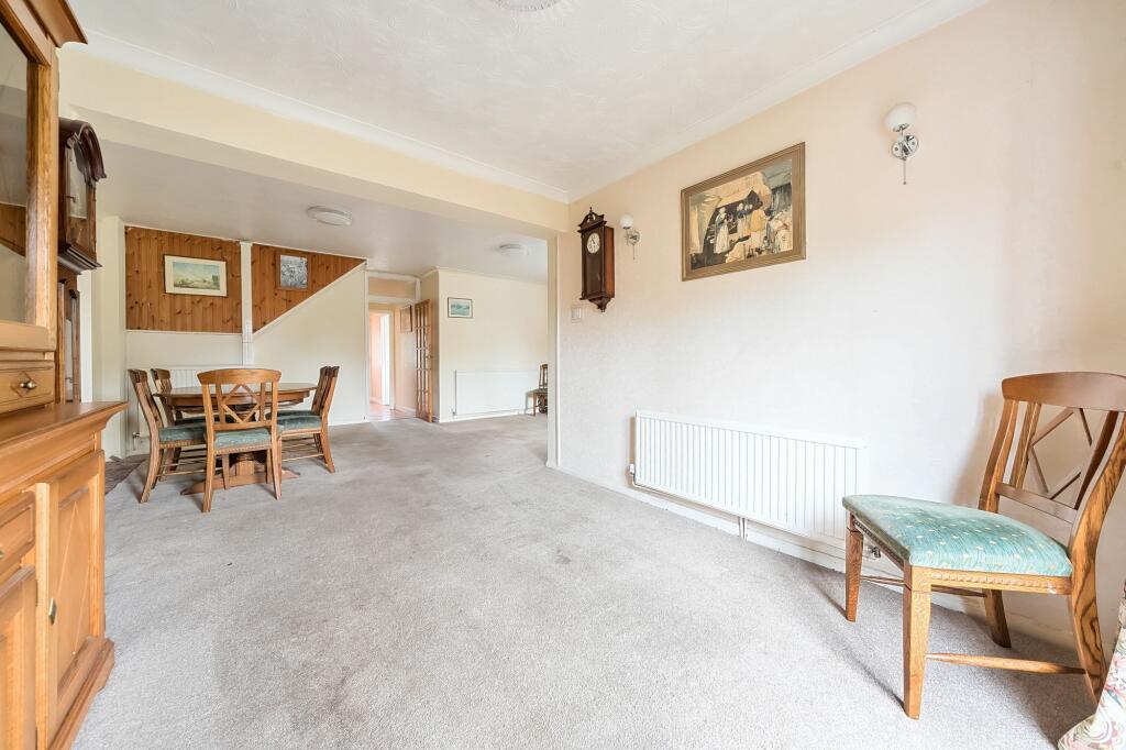 Living Room/Dining Room (3)
