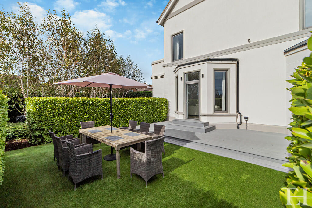 8623234-exteriorW...