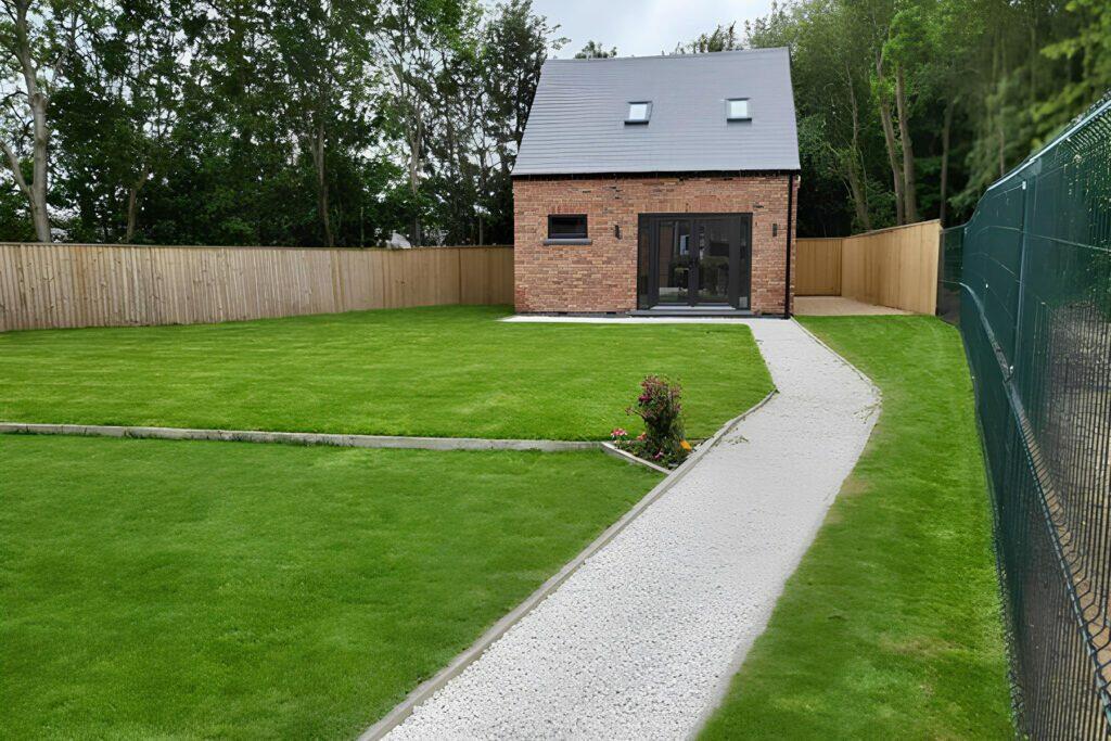 Louth Road - Separate Building (for office or guest use, for example)