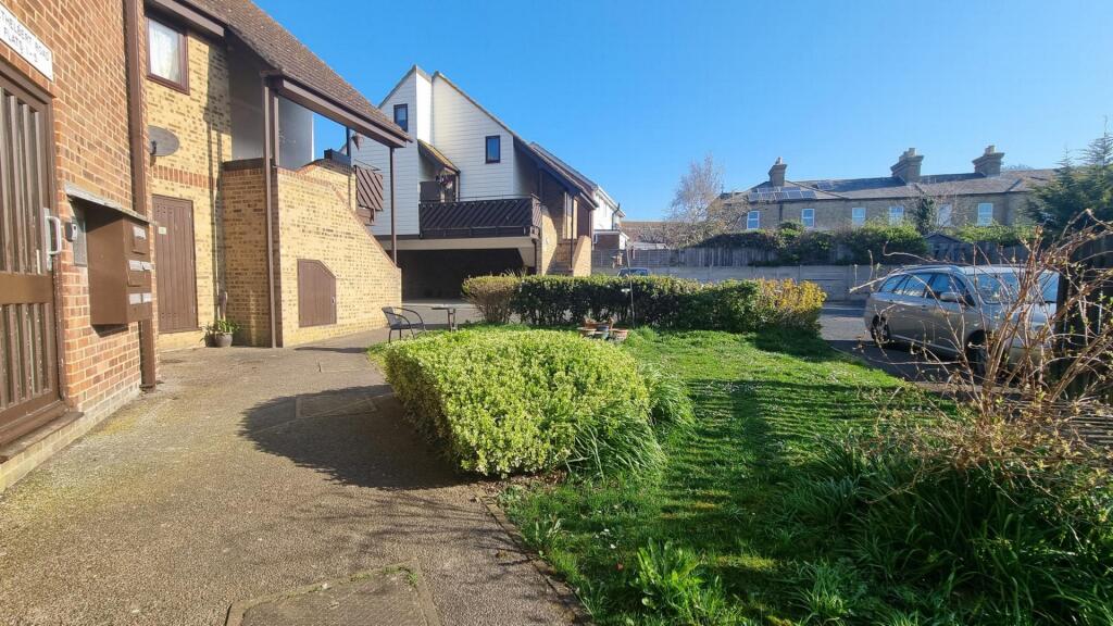 Communal Area &amp; Allo