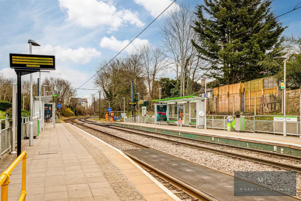 Blackhorse Lane 45 MV-24.jpg