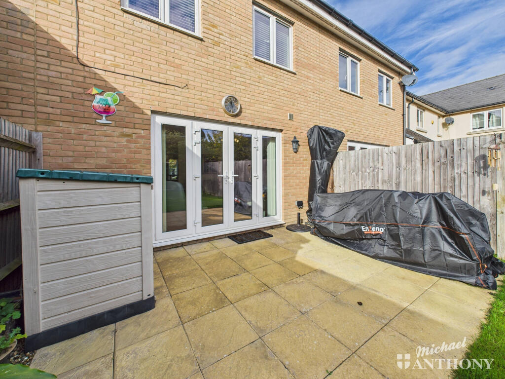 CAM03852G0-PR0460-STILL017