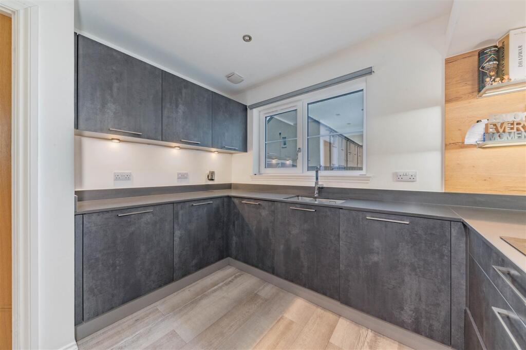 12 Mona Crescent BF-18.JPG