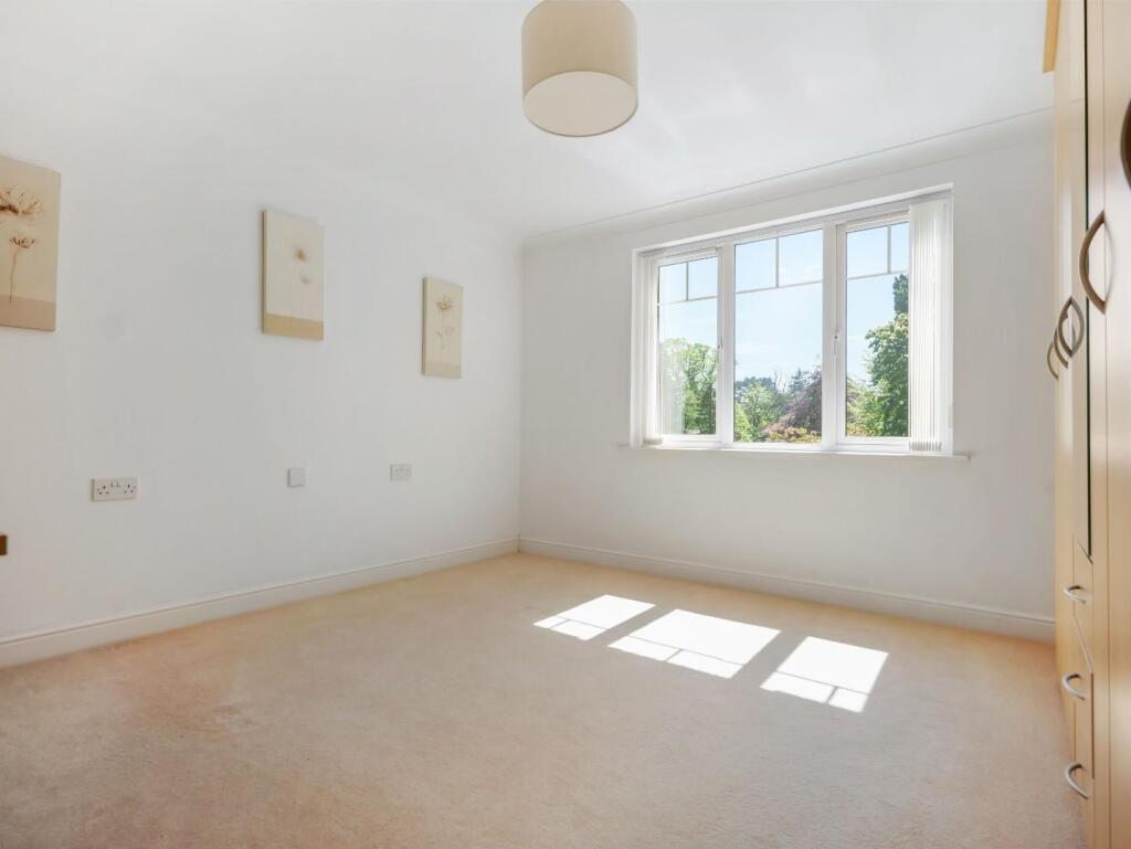 Azalea Court, Branksome Wood Road