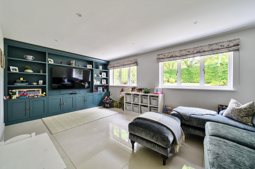 1296858-19-682dc3...