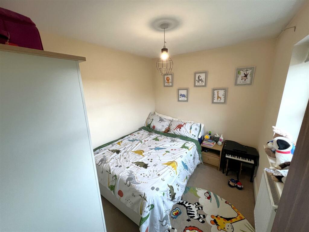 Bedroom 2.JPG